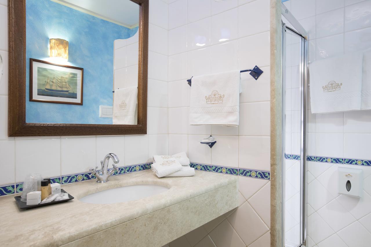 Hotel Poseidonia 4*