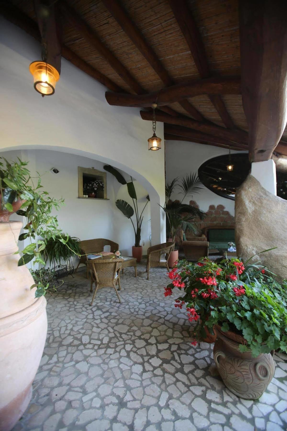 Hotel Poseidonia 4*