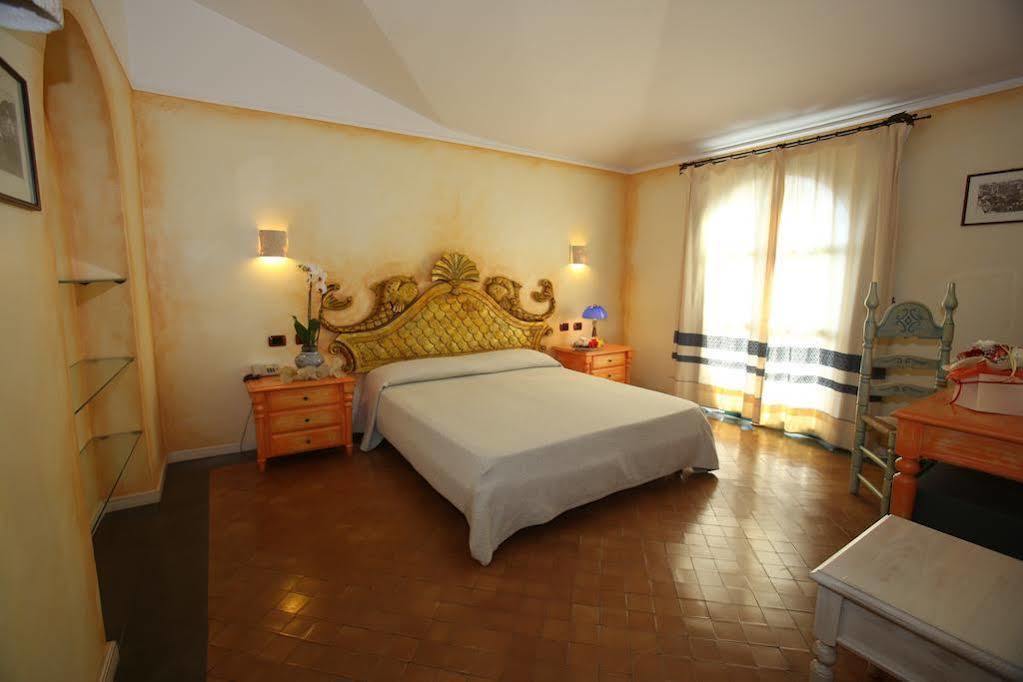 Poseidonia 4*